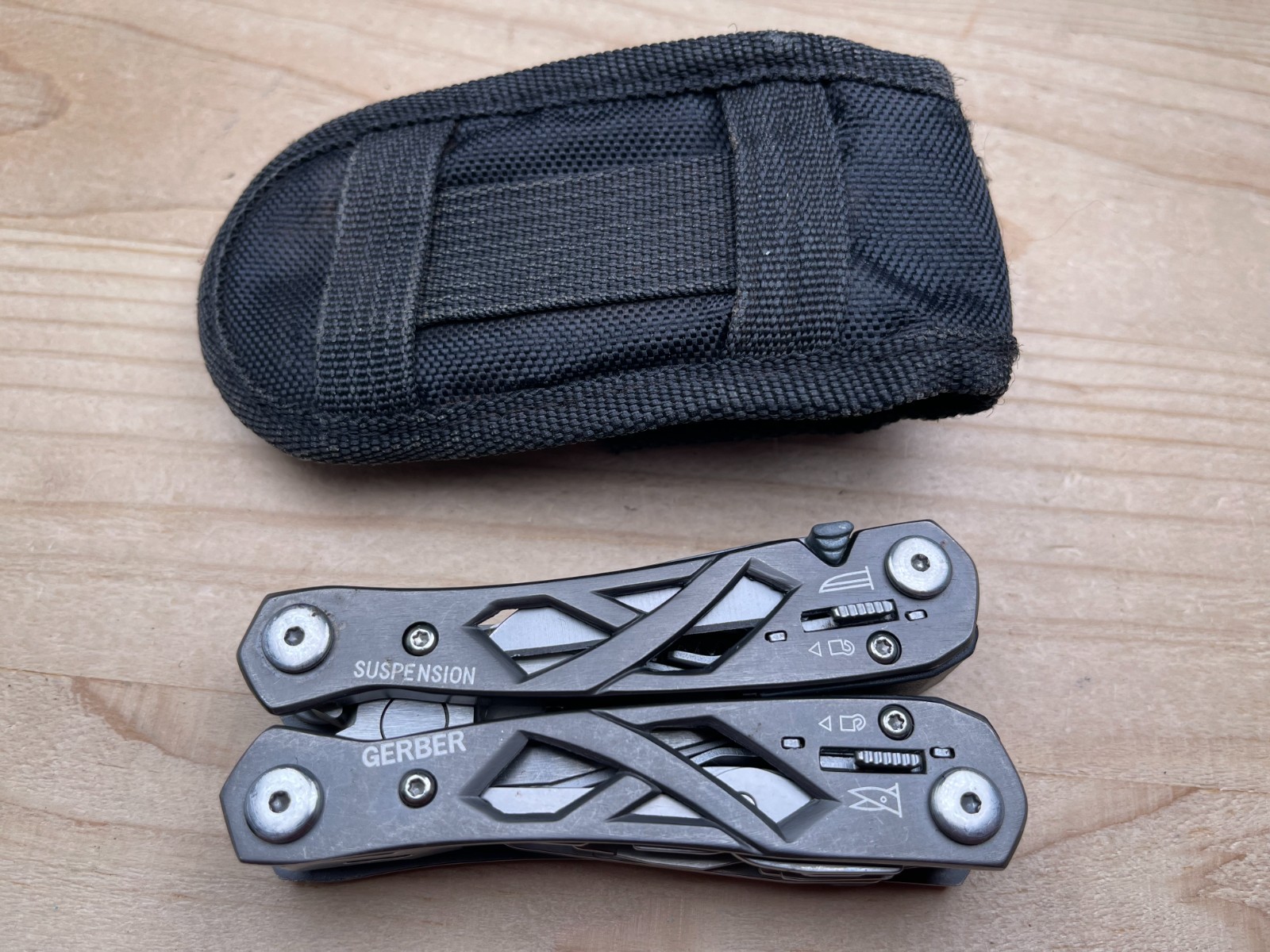 Gerber Suspension Gray Multi-Tool Plier Knife Scissors with Nylon Sheath