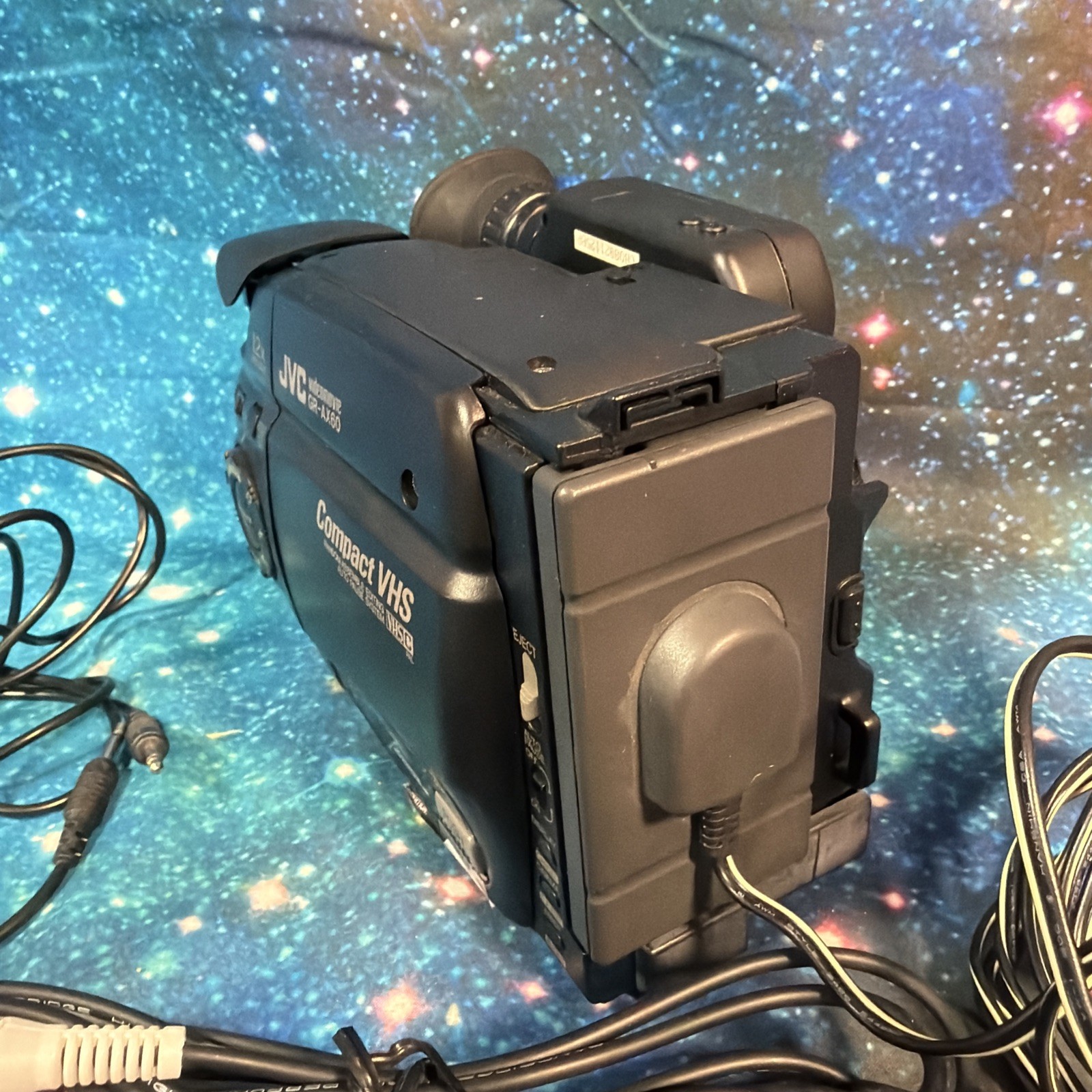 JVC Compact VHS GR-AX35 Videomovie Camera Untested Spares Or Repair