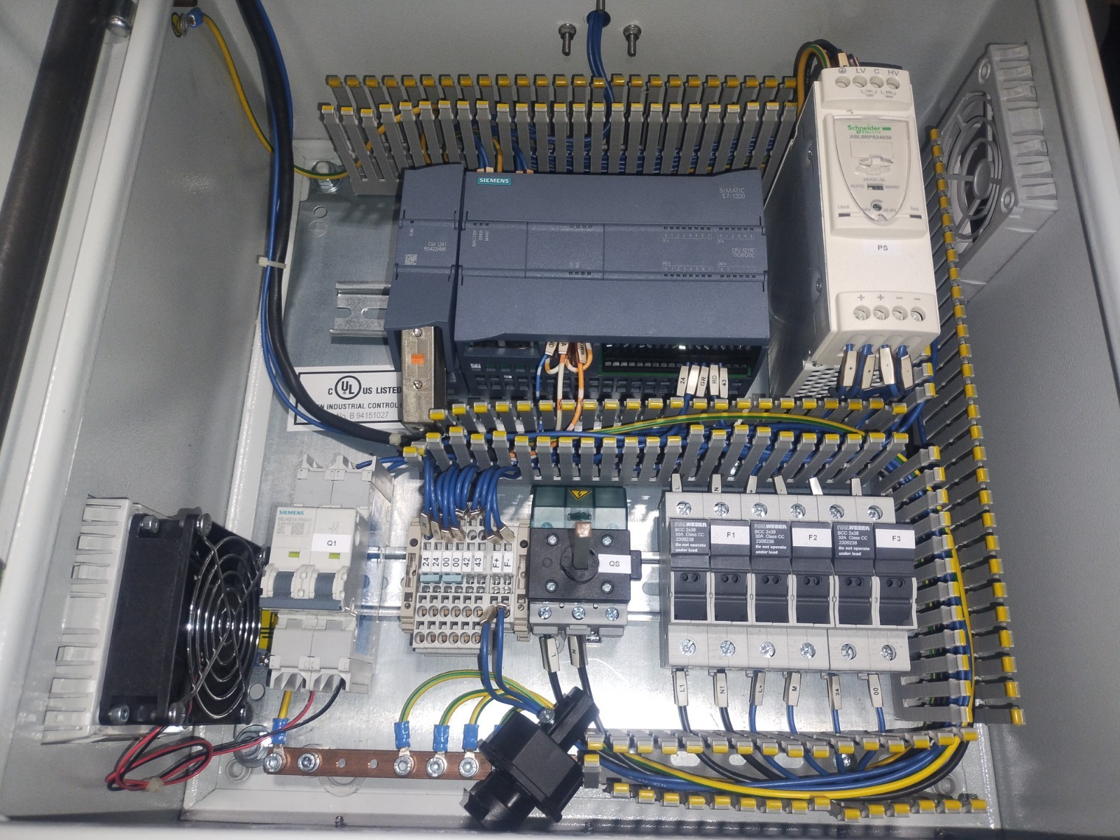 Schneider Electric Control Panel power Controller Used.