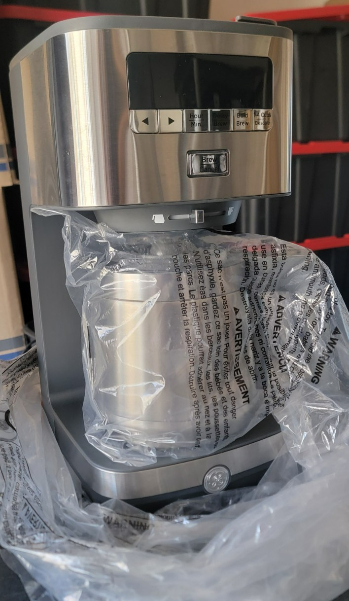 GE Appliances Drip Coffee Maker with Thermal Carafe