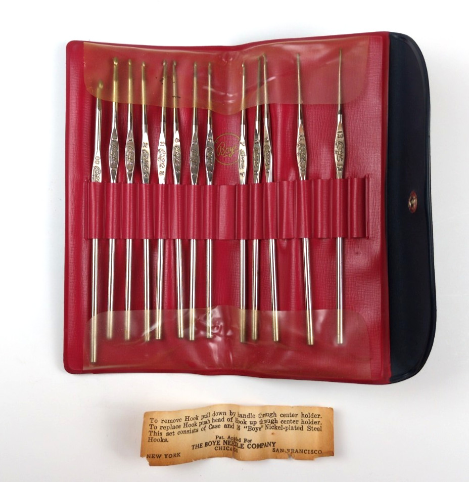 Vintage 1940s Boye 13 Steel Crochet Hooks & Case Made In USA