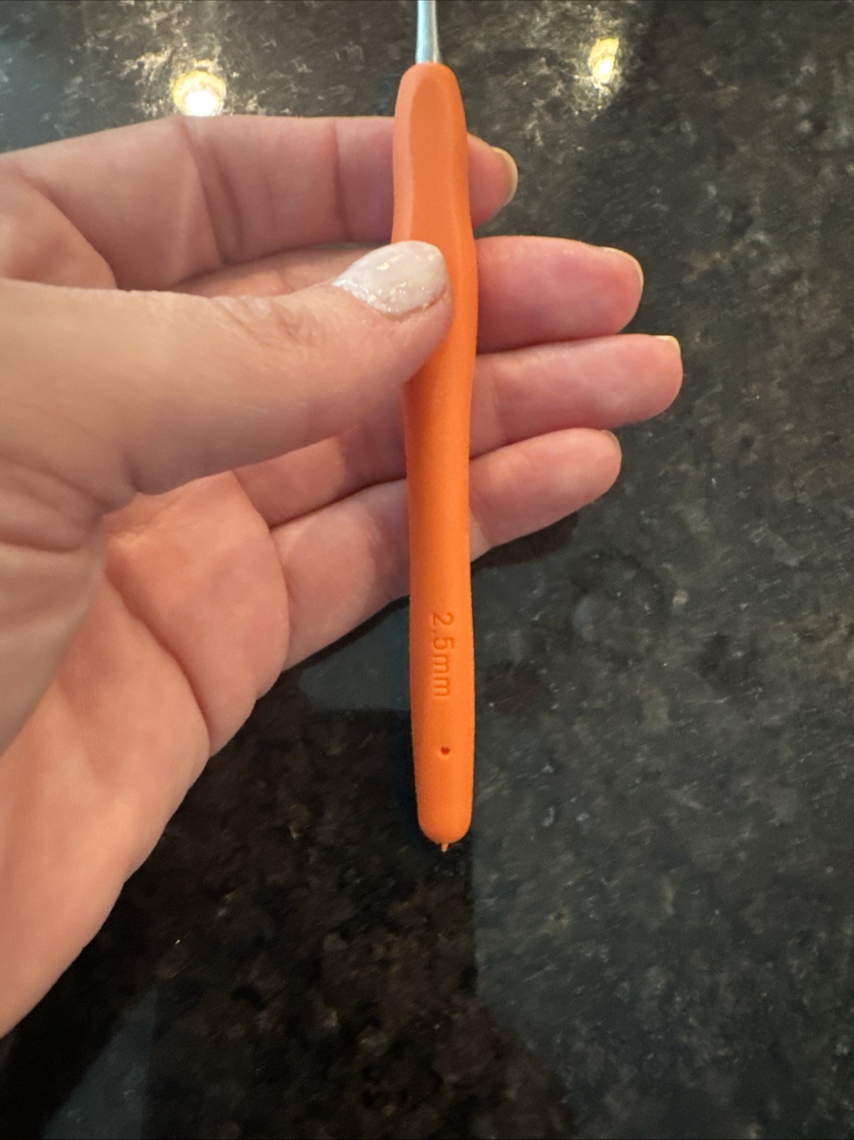 CROCHET Hooks - Multiple Sizes With Rubber Grip Handle Brand New
