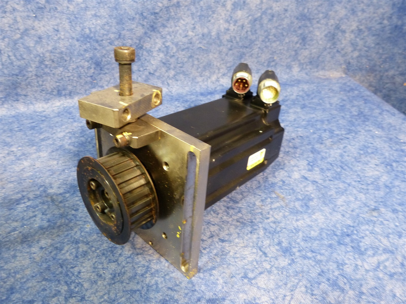 Allen-Bradley MPM-B1151F-MJ74AA Servo Motor 5000RPM, 0-333Hz, 480V 3PH (F9)
