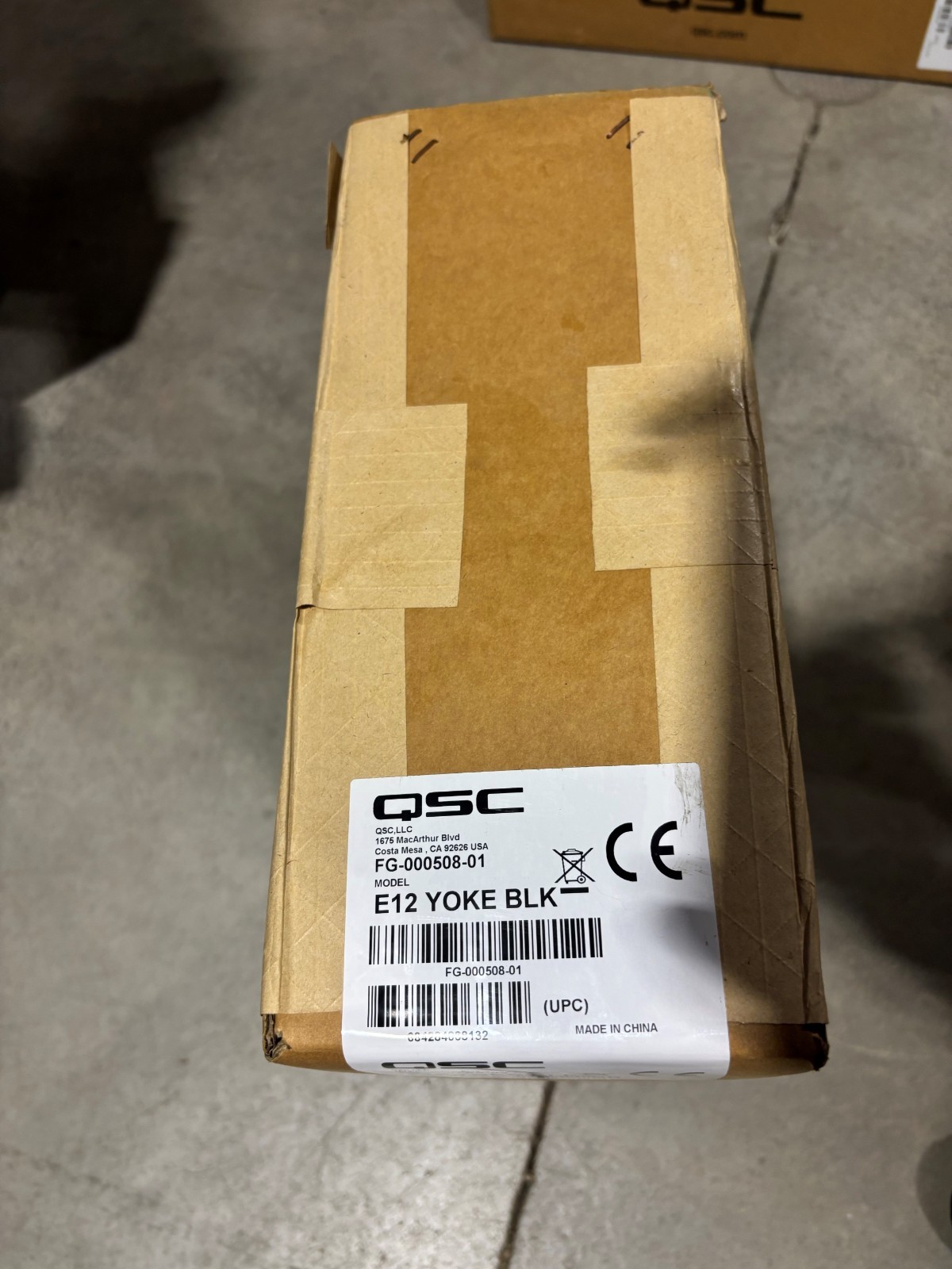 QSC FG-000508-01 Powder Coated Steel Speaker Yoke Mount Black for E12 or E112