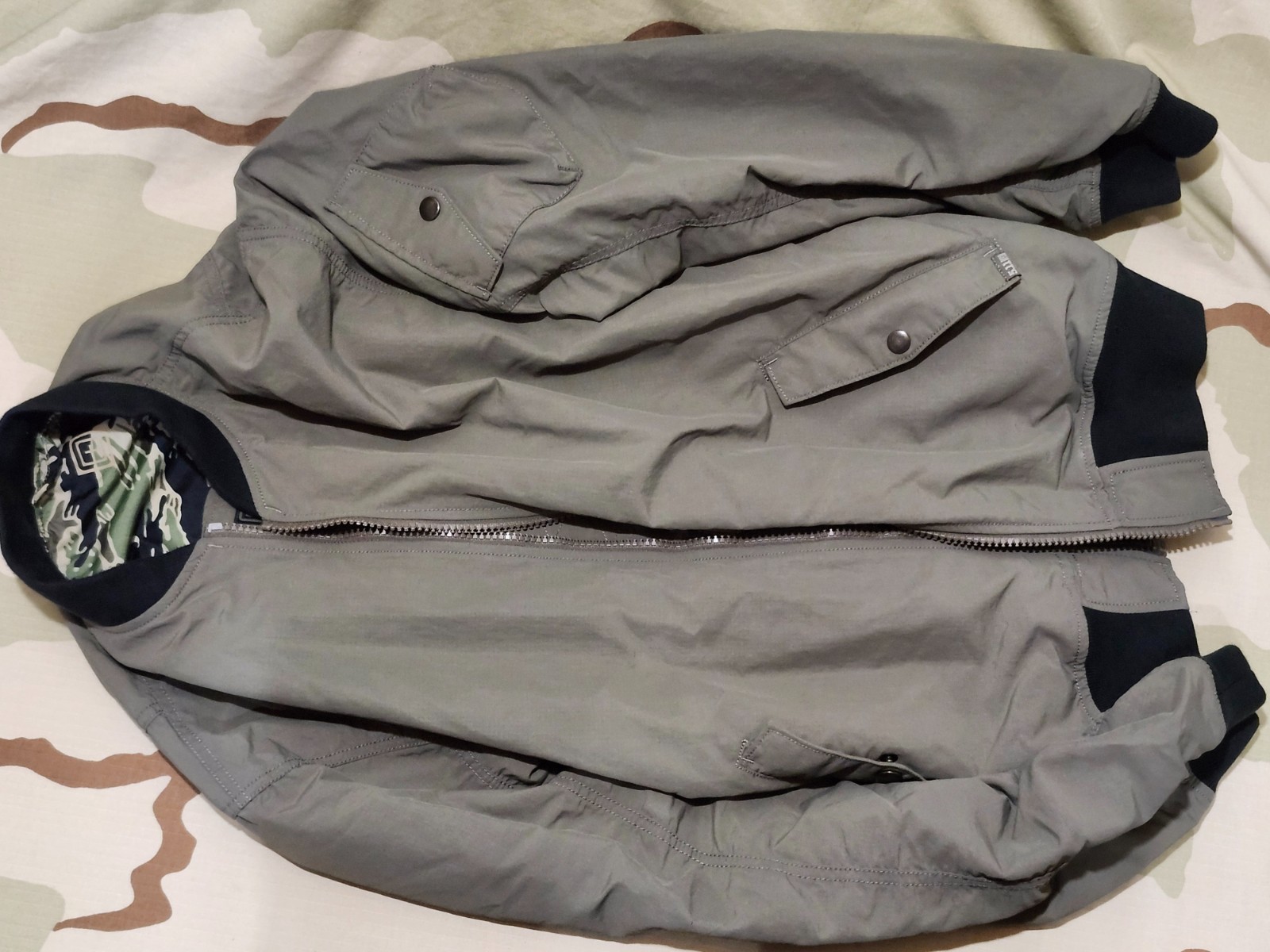 5.11 Kumau Reversible Jacket Brown/Tiger Stripe Camo MEDIUM READ DESCRIPTION! RE