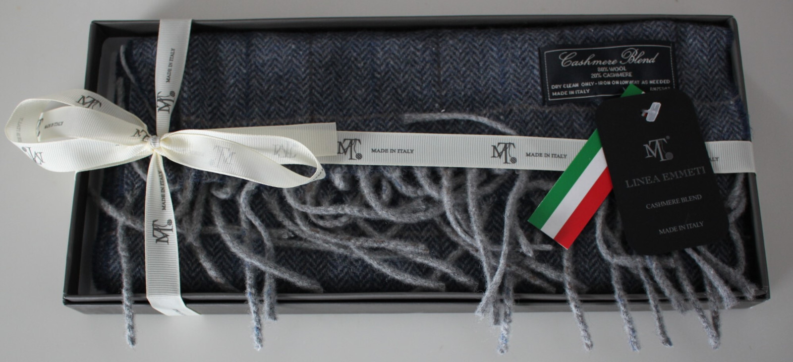 Cashmere Wool Linea Emmeti Made in Italy Gray Herringbone Scarf  NWT  12" x 71"