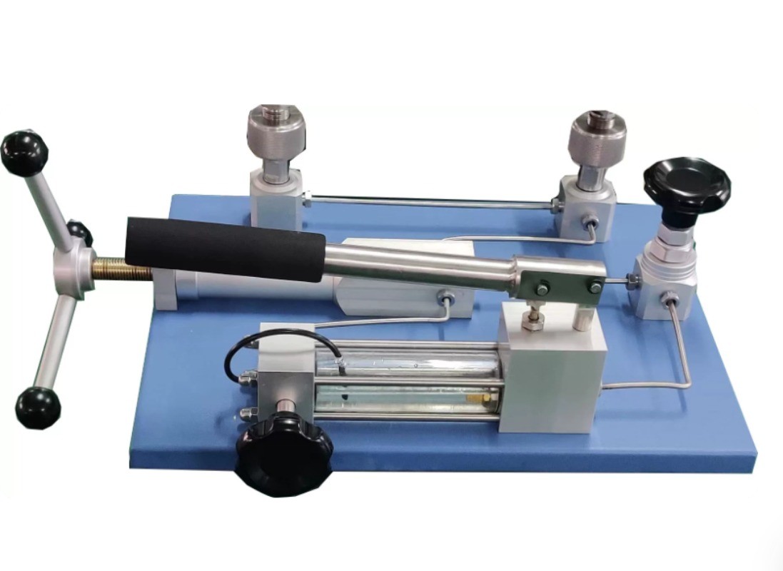 Bench-Top Pressure Calibrator, Manual, Hydraulic High-Pressure Testing