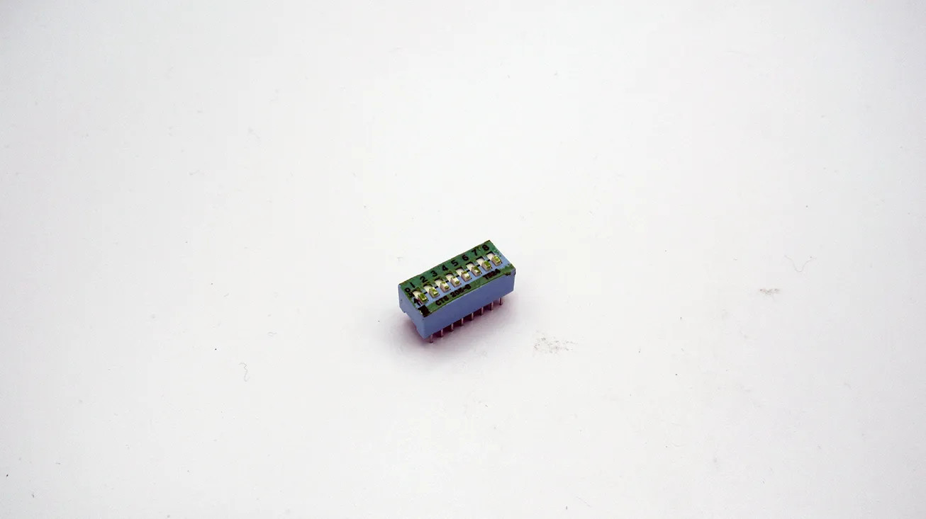 206-8 DIP Switches / SIP Switches SPST 8 (8/PK)