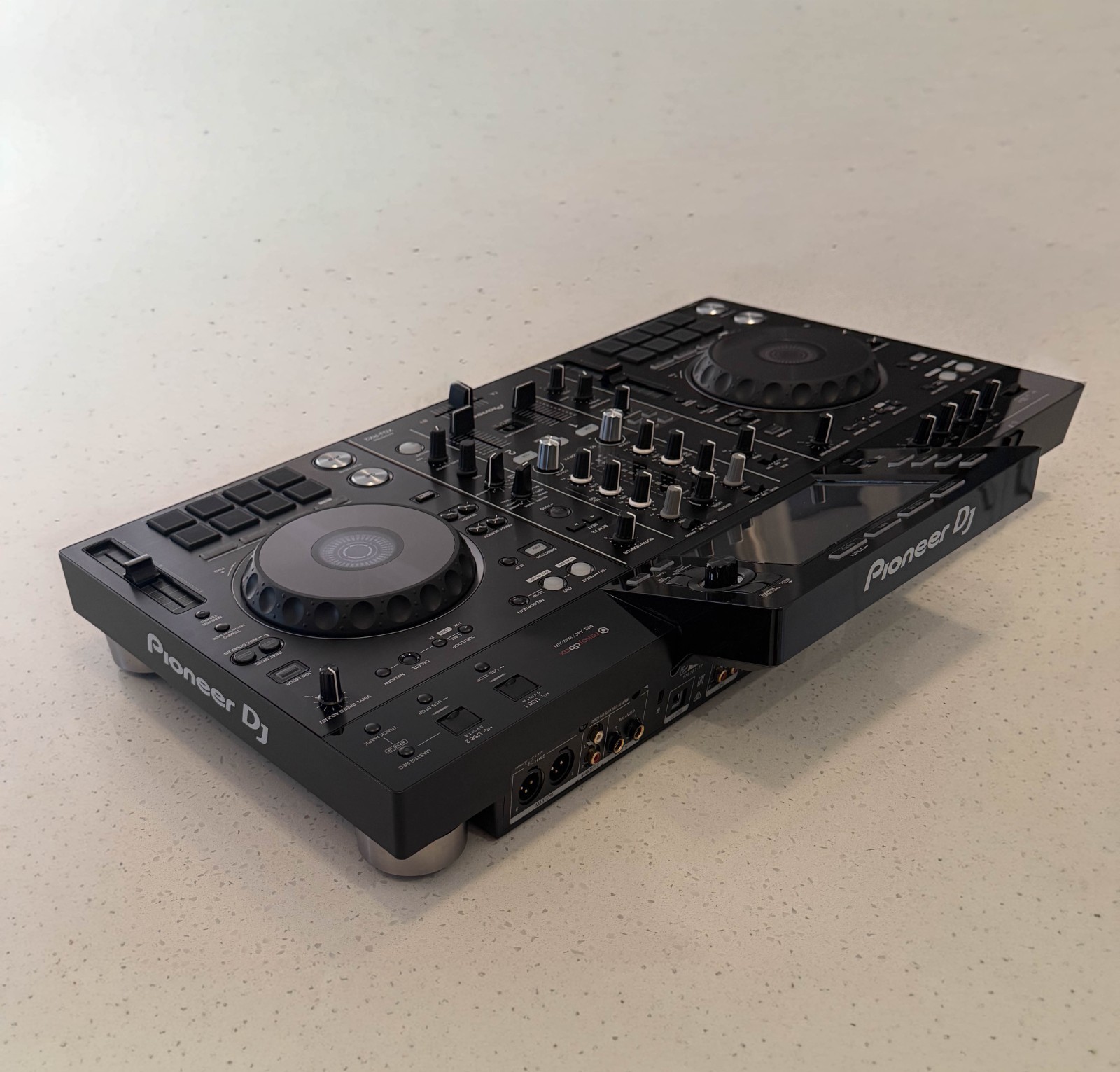 Pioneer XDJ-RX2 Standalone DJ Controller
