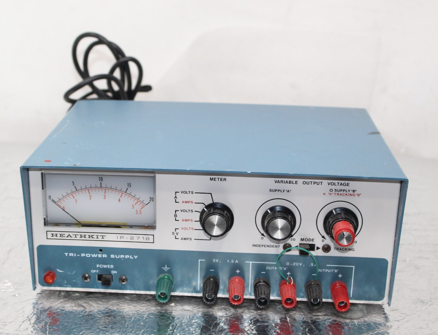Vtg Heathkit IP-2718 Tri-Power Voltage DC Power Supply Powers On Needles Move