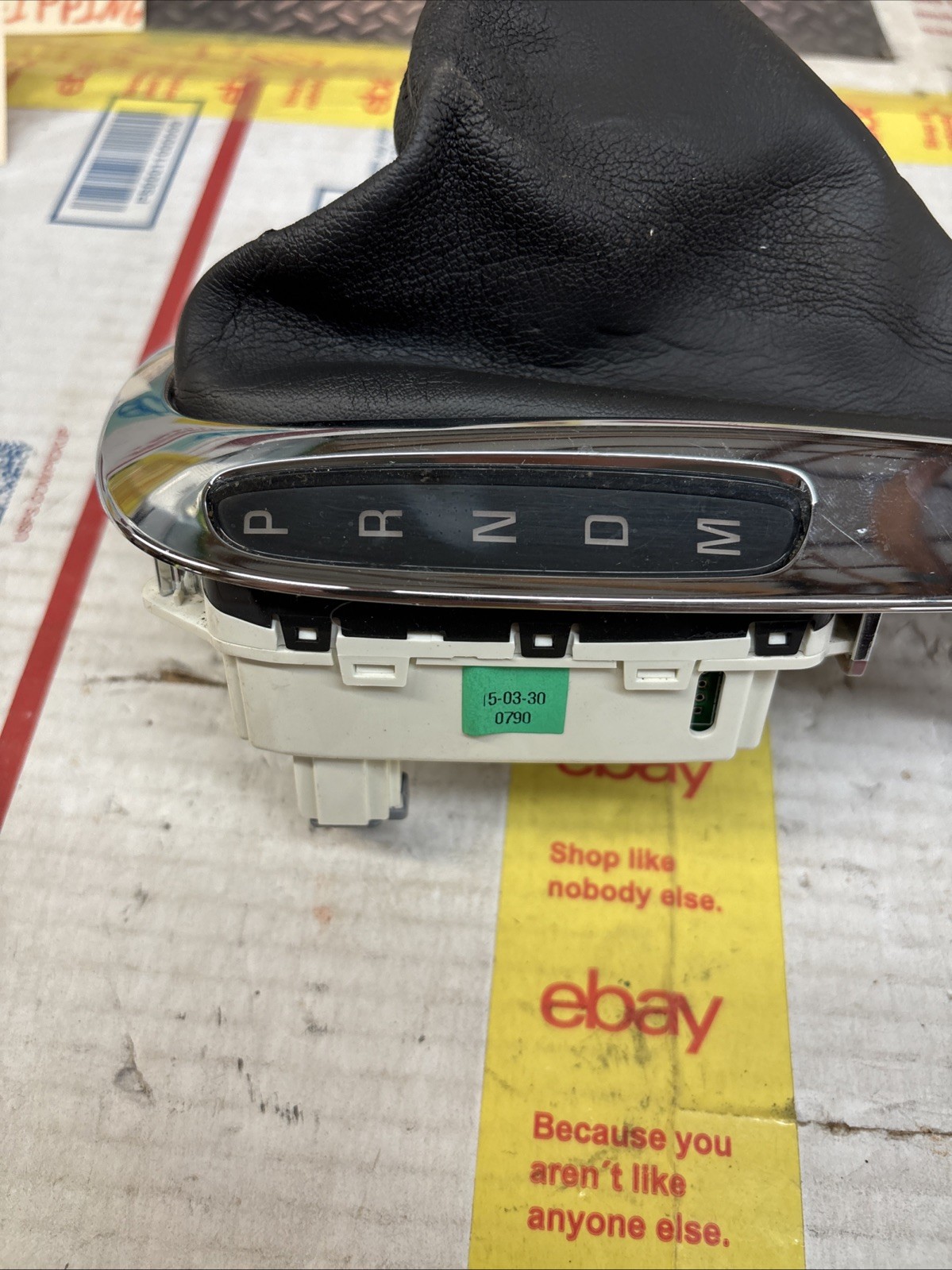 14-15 CHEVY MALIBU AUTOMATIC TRANSMISSION SHIFTER COVER BOOT & INDICATOR oem