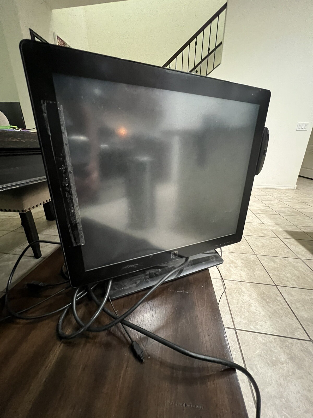 ELO 1717L 17" Point of Sale Touchscreen monitor