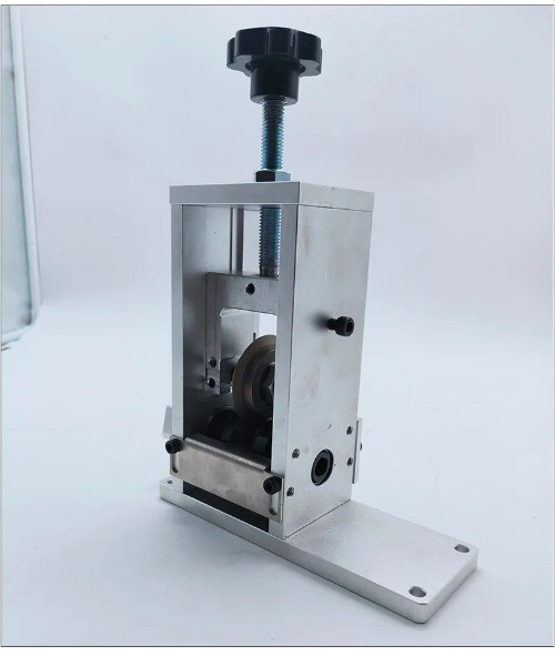 Hand-cranked Scrap Wire Stripping Machine Old Wire and Cable Copper Wire Strippe