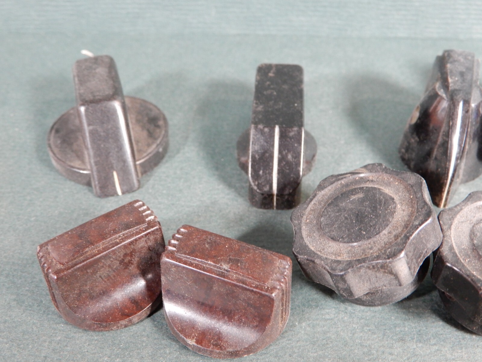 Daka-Ware (6) and Other Large Vintage Chicken Head Knobs Shown Plus Others