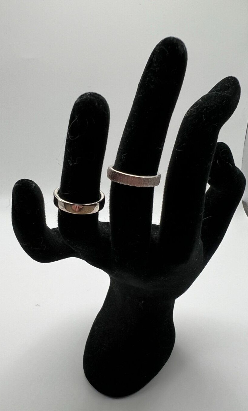 Ultrafine Silver Jewelry Set Of 2 Silver Bands 1 Polished 1 Textured Size 4