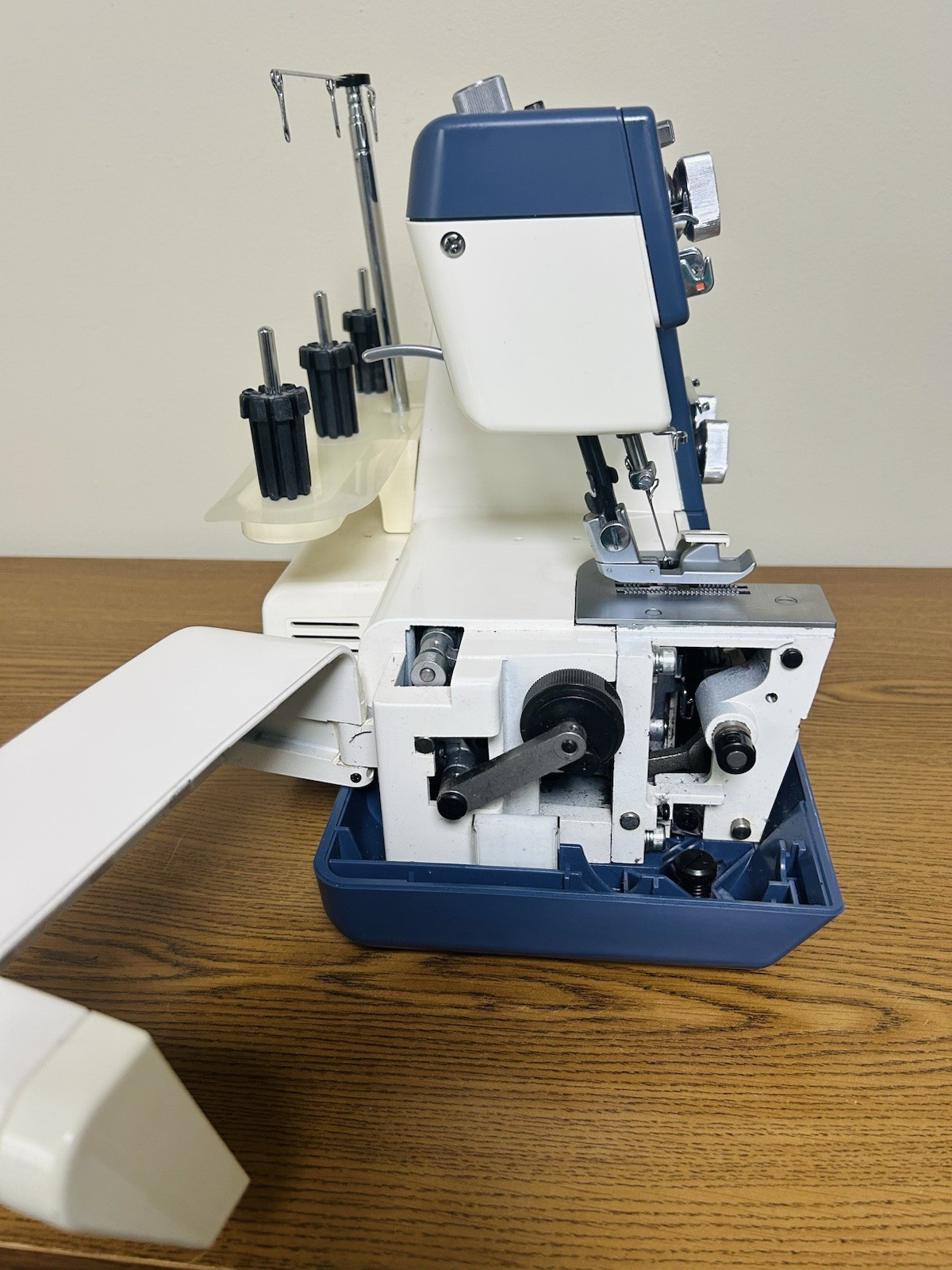 White Super Lock 503 Serger Sewing Machine - Untested No Pedal