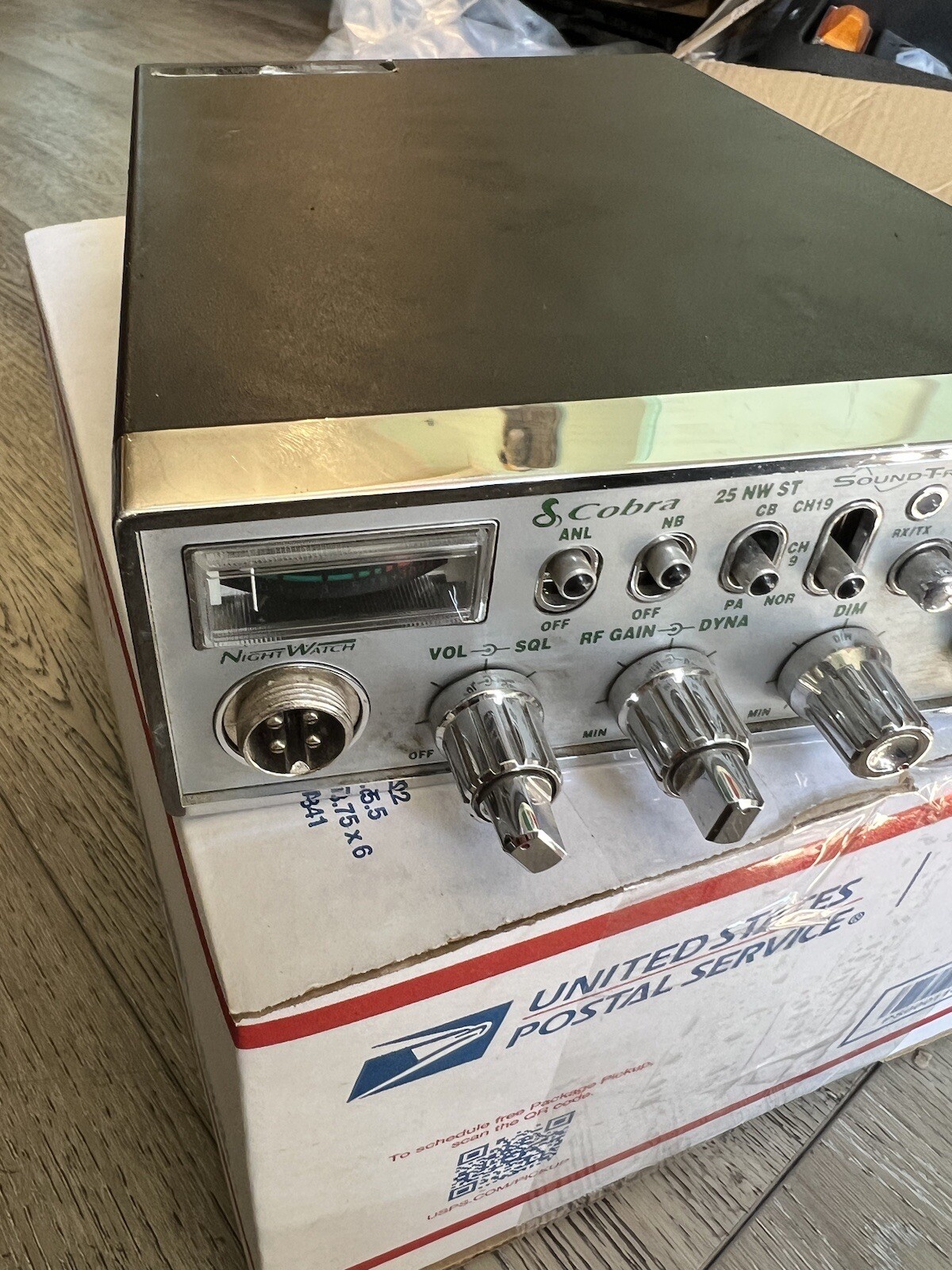 Cobra 25 NW ST Soundtracker CB Radio