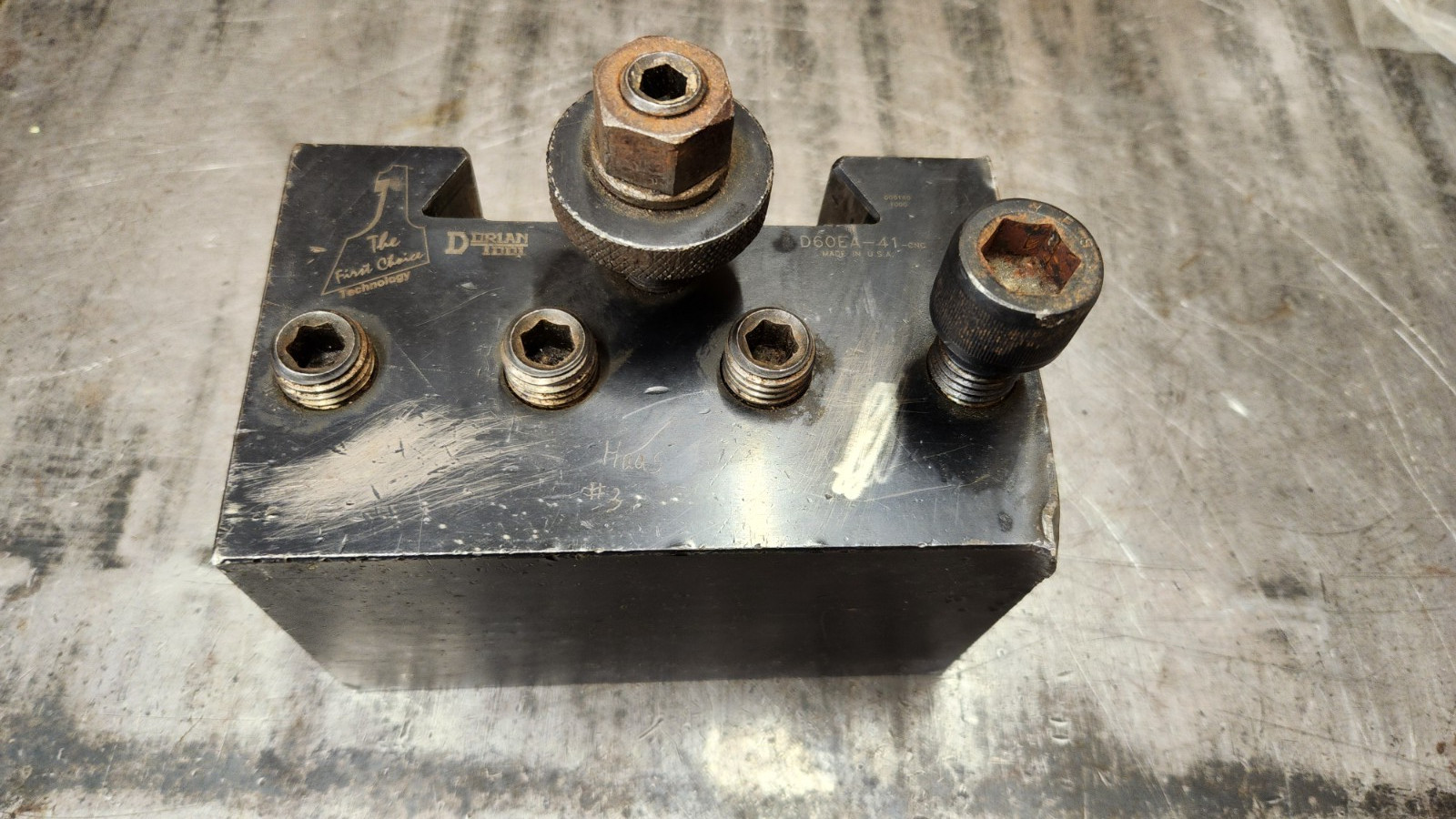 Dorian D60EA-41-CNC Quick Change 2-1/2" Boring Bar Tool Post Holder.