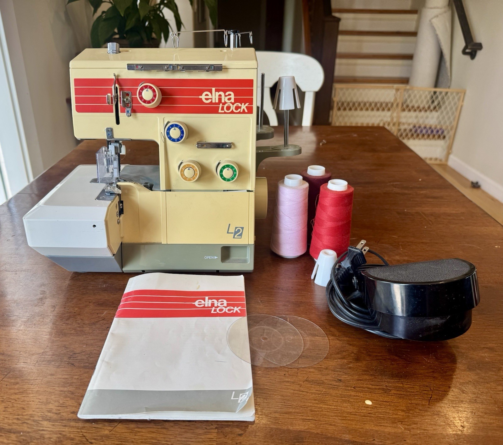 Elna Lock L2 Serger Machine with Pedal, Instruction Booklet & some accessories