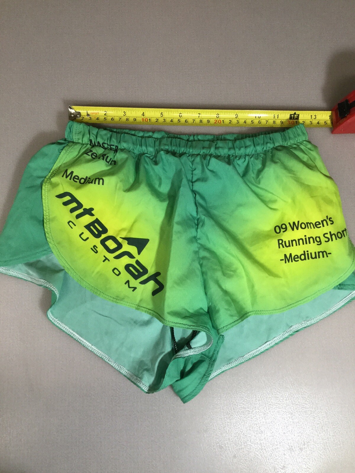 Borah Teamwear Womens Size Medium M Run Running Shorts  (6910-156)