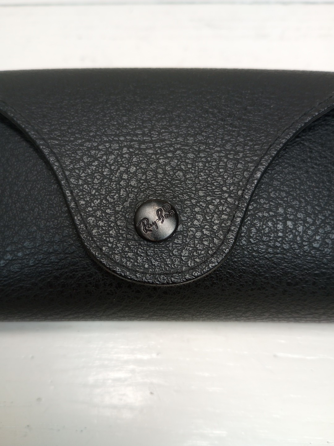 Authentic NEW Ray-Ban Sunglasses Leather Case with snap top- Black