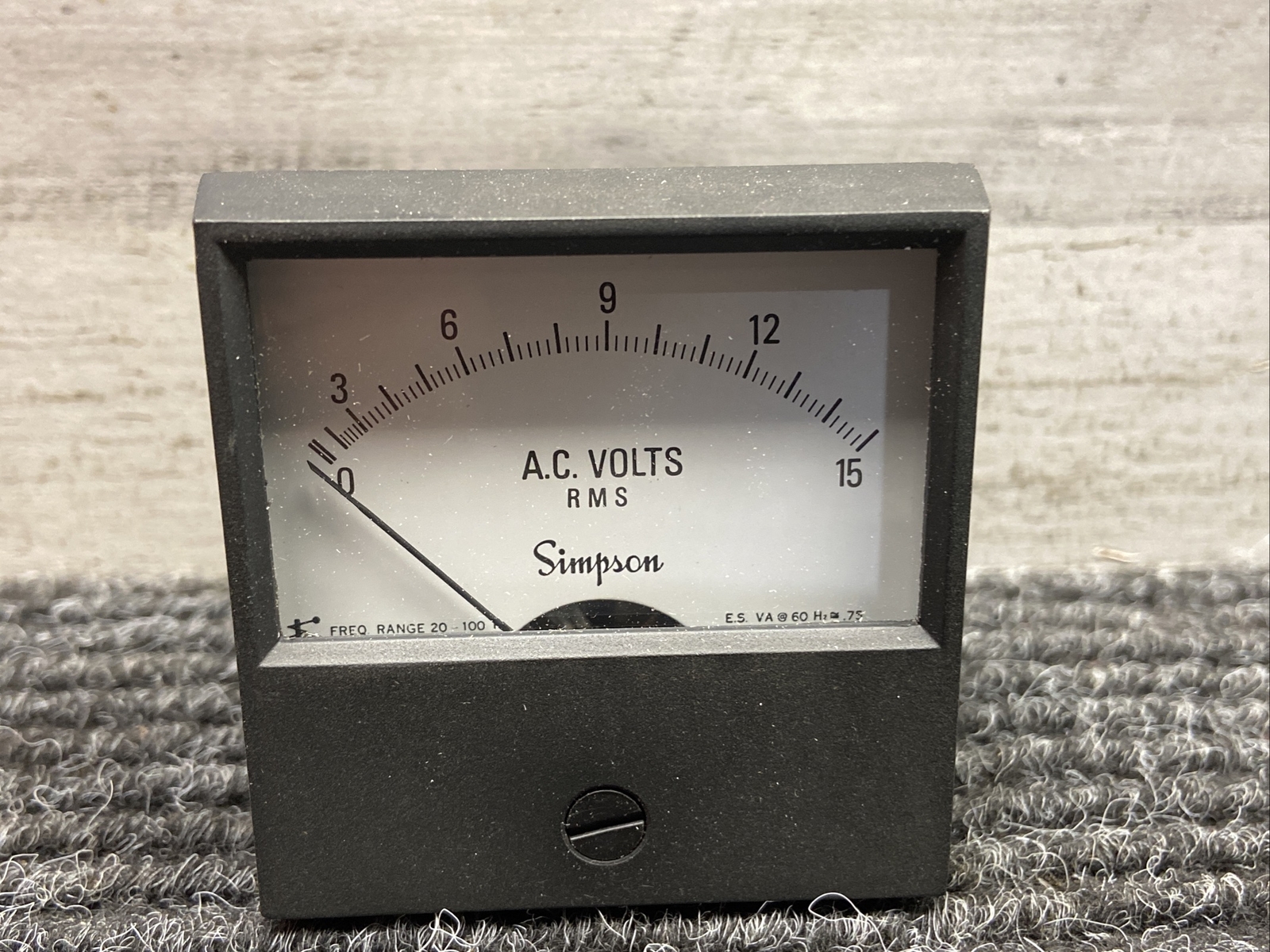 New Open Box SIMPSON 17686 Meter 0-15 ACV
