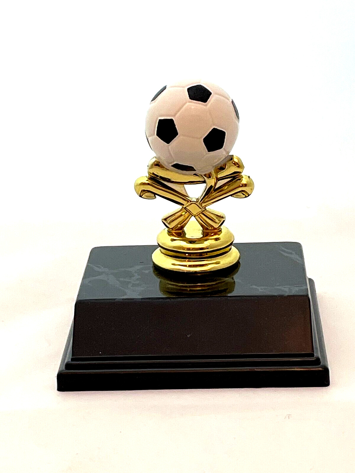 ⚽3-D SOCCER BALL  BLACK BASE AND RIBBON RISER APPROX. 4 INCHES TALL
