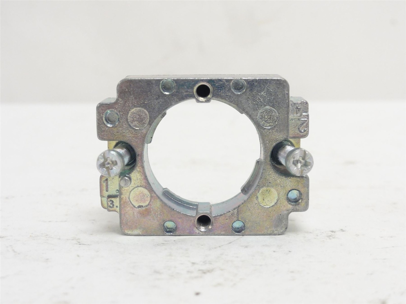 253993 New-No Box; Altech 2AS2E-4 Spring Return Switch; 3Pos; Non-Illuminated