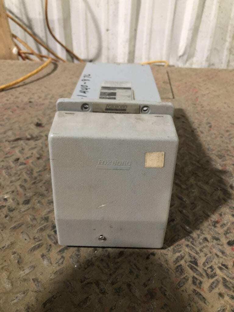 Foxboro 33C-AJ-U Temperature Transmitter 120VAC 4.5VA 19-23PSI 3-15PSI 80-200°F