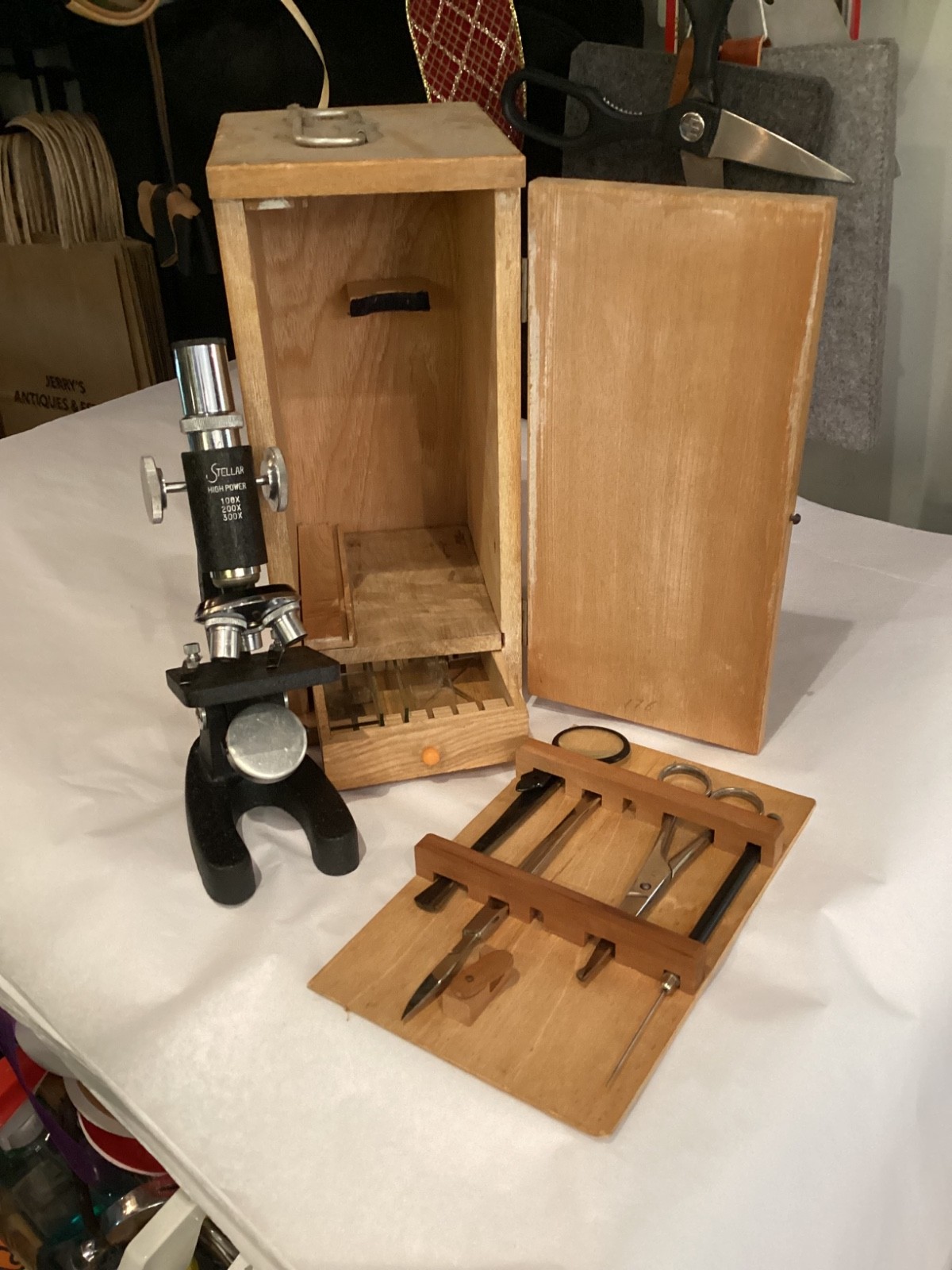 VINTAGE IN ORIGINAL WOOD BOX & ACCESSORIE AUTHENTIC STELLAR #B104 MICROSCOPE NR