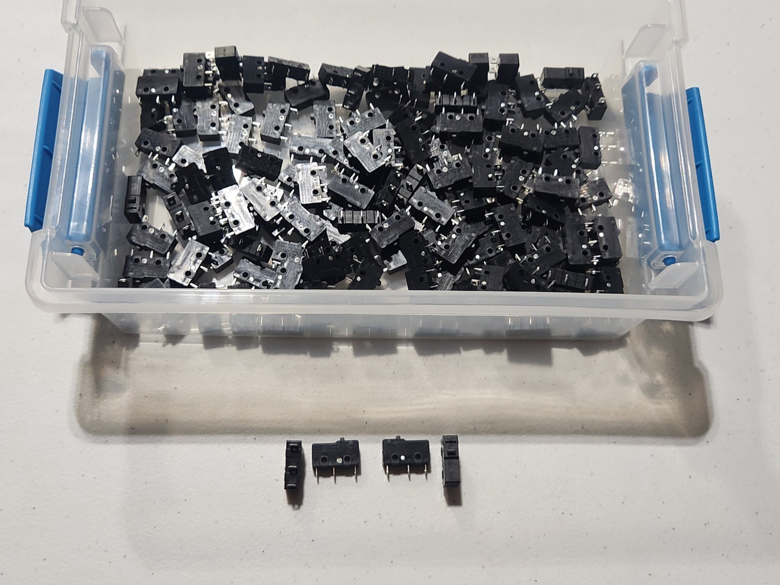 NEW DONGNAN KW4A-A Micro Switch 3 Pins 25T125 150pcs.
