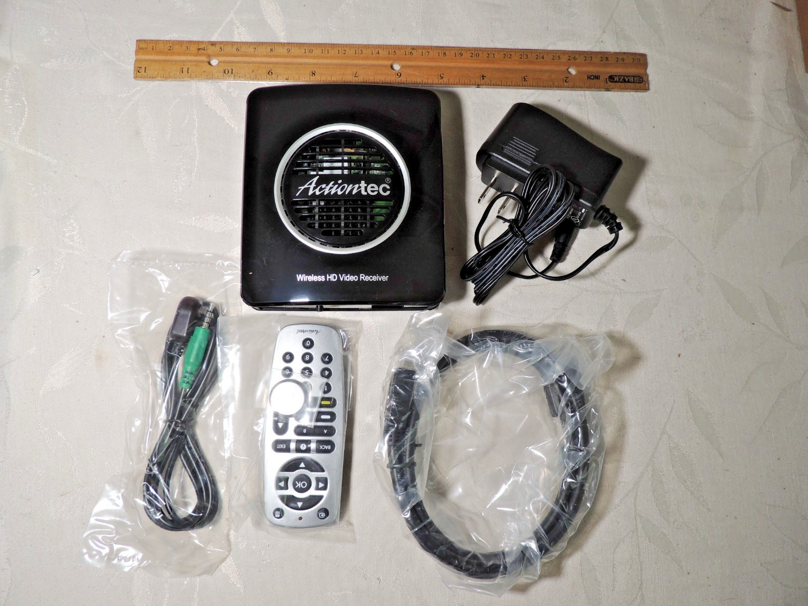 Actiontec My Wireless TV MWTV200R Receiver W/ Remote Control -Open Box