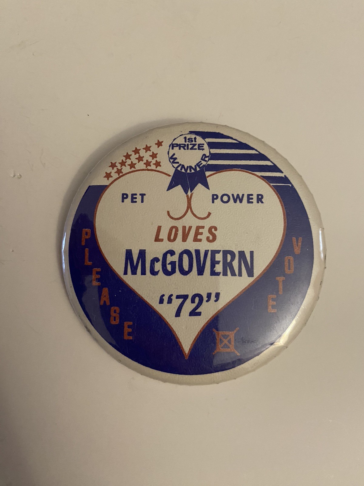 Pet Power Loves McGovern ‘72 Political Pin Back Button P115