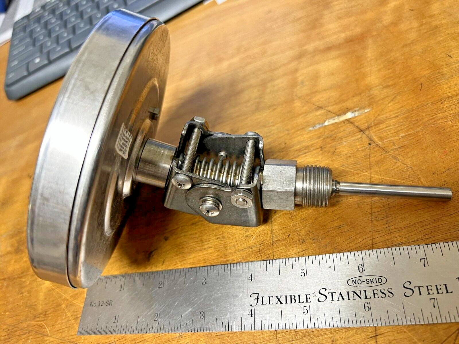 Omega 304ss Flex Head 5" Face 2.5" Stem 1/2" NPT Mount 0-200 F Bi-Metal NOS