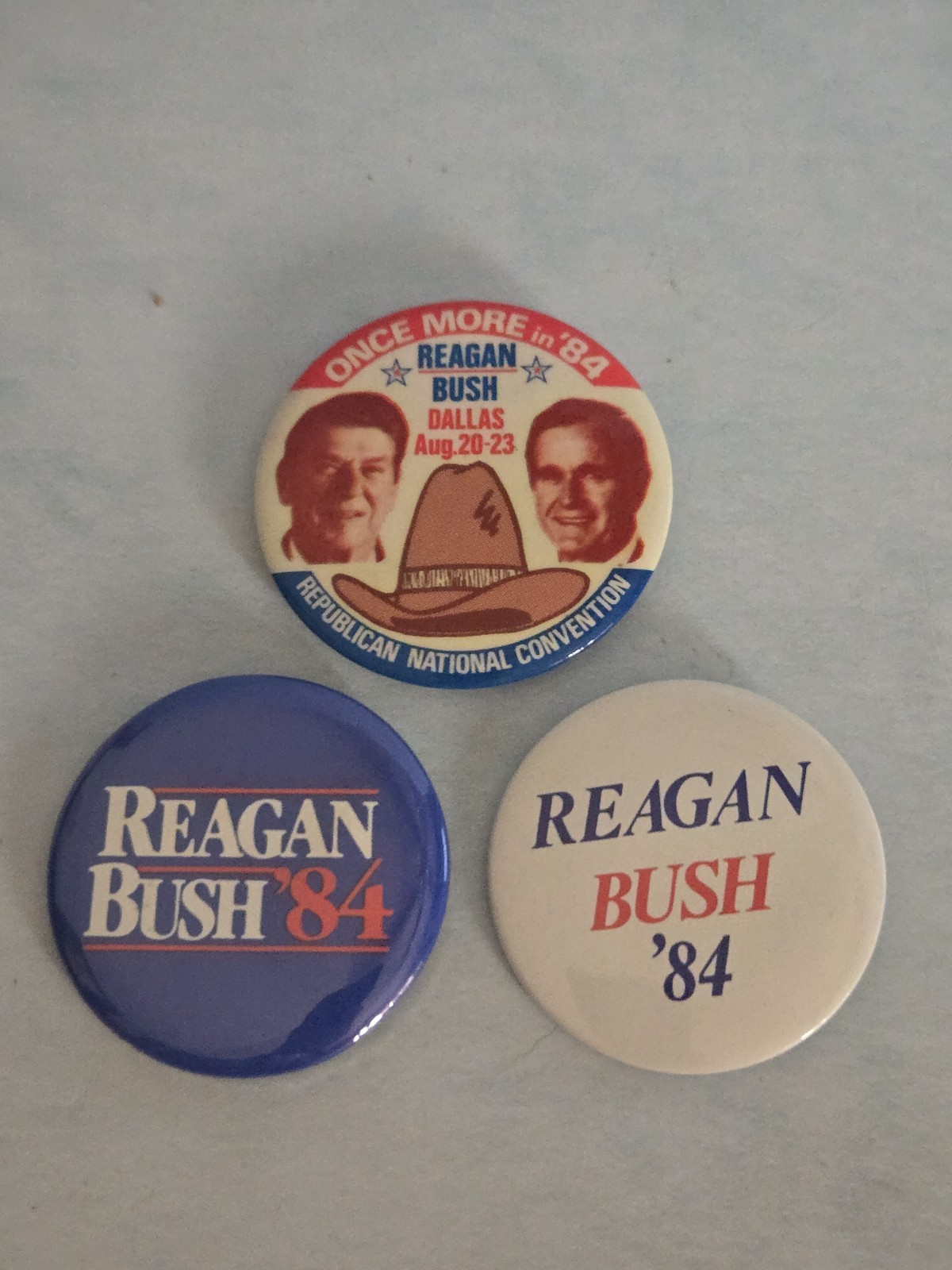 Vtg. Reagan Bush Campaign Pinback Buttons Lot of 3 (O-8)