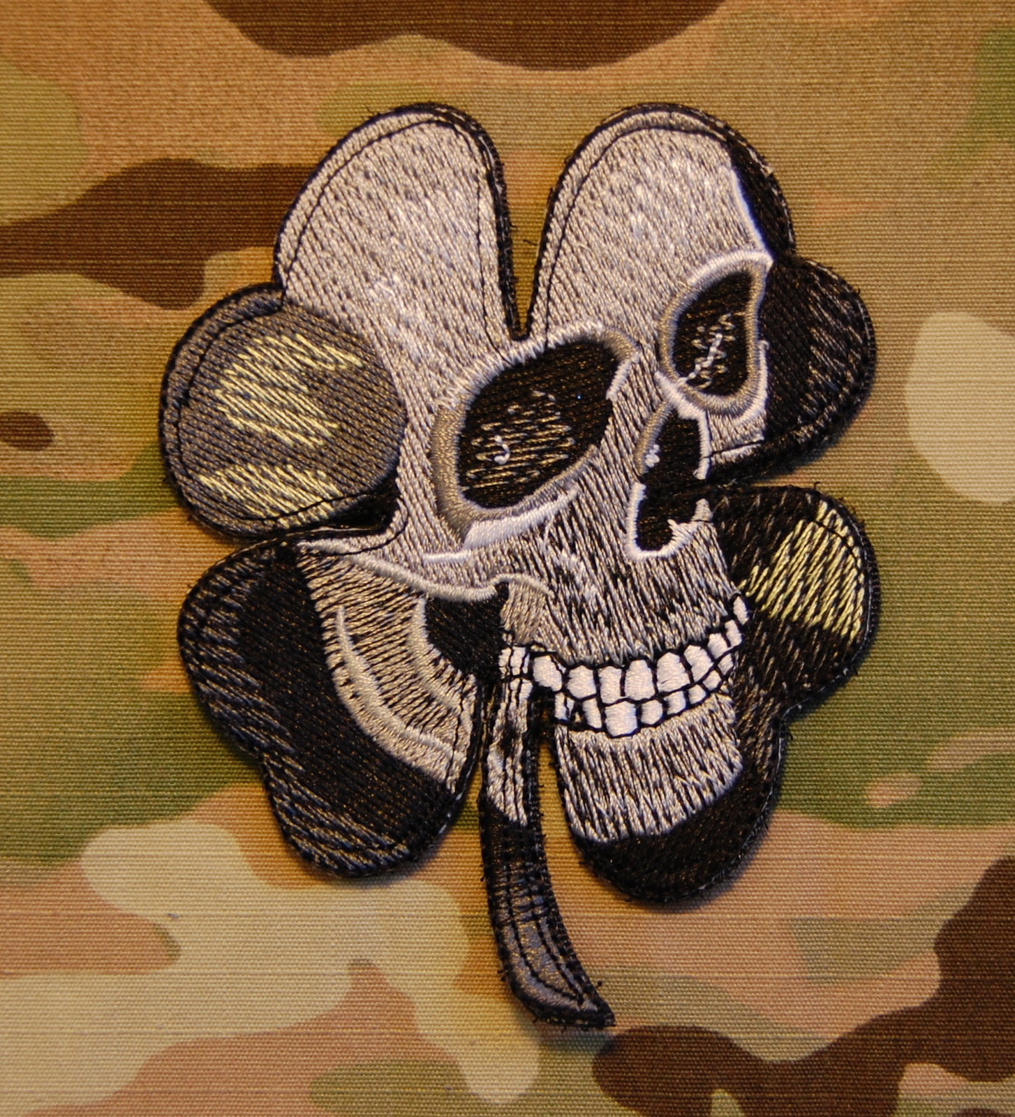 Pirate Skull Clover Military Army Morale MilSpec Black Ops SWAT ACU Patch Hook