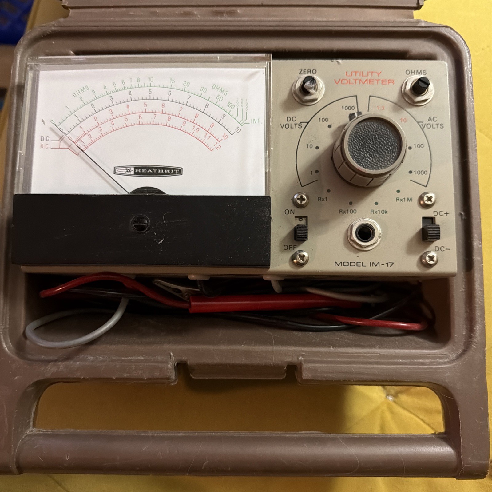 Heathkit Utility Solid-State Voltmeter Model IM-17 in Original Casing No Battery
