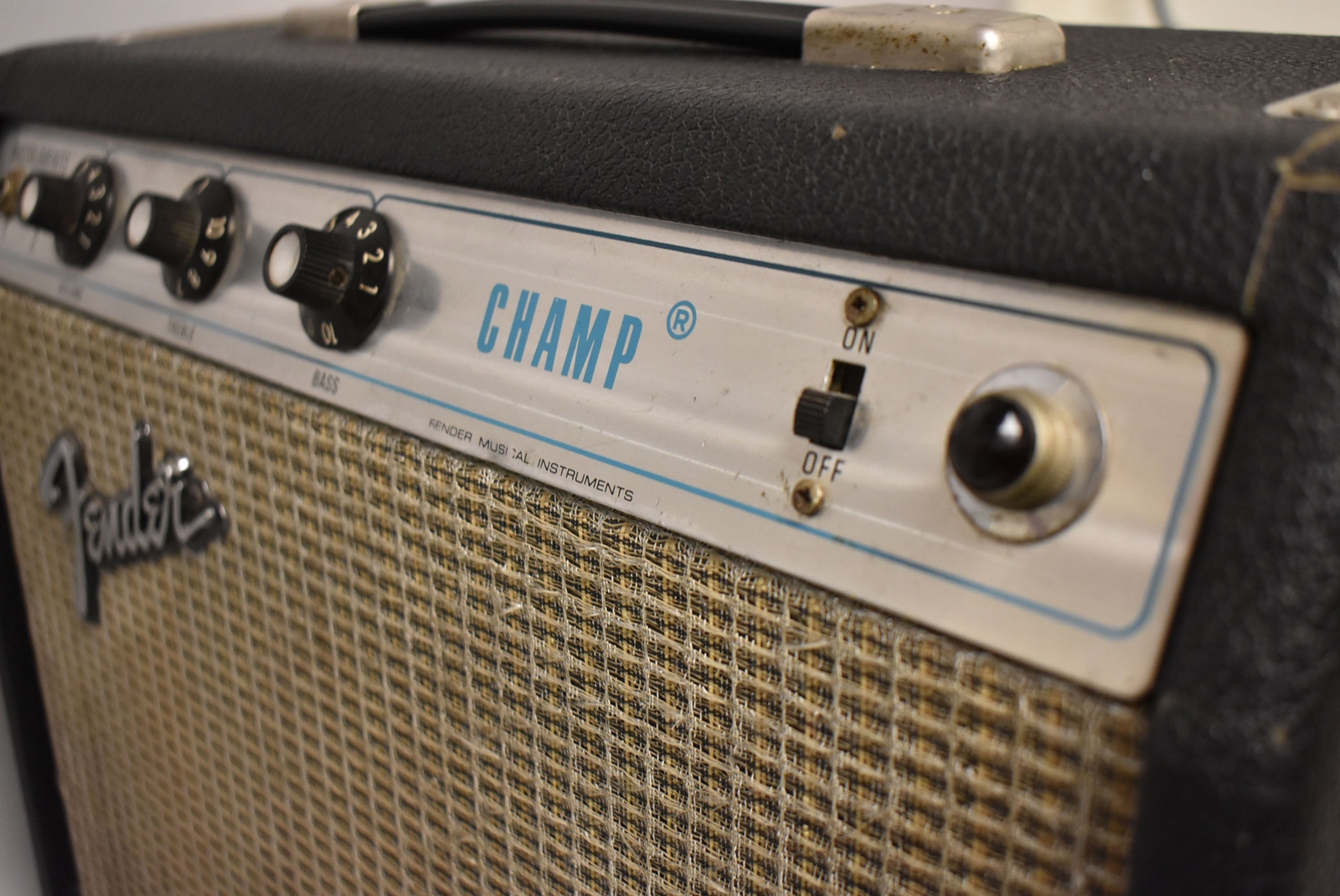 1973 Fender Champ 1x8 Combo Amplifier Silverface