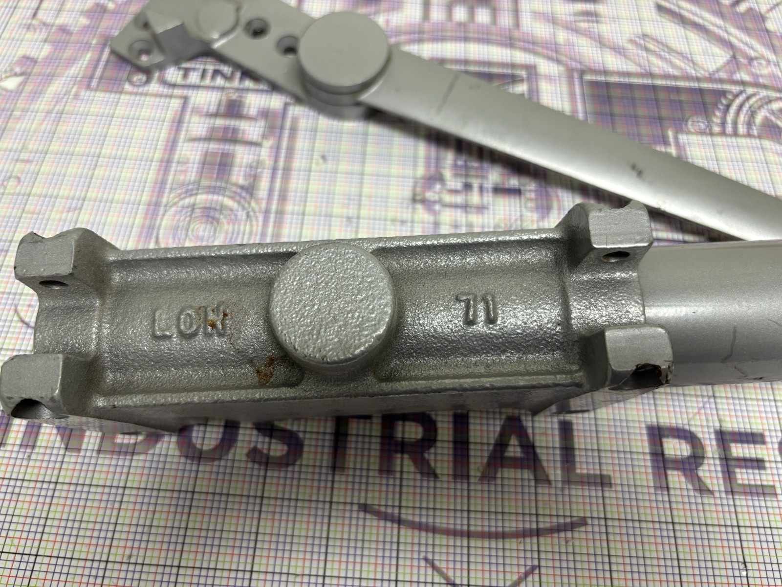 IR LCM 4111 DOOR CLOSER