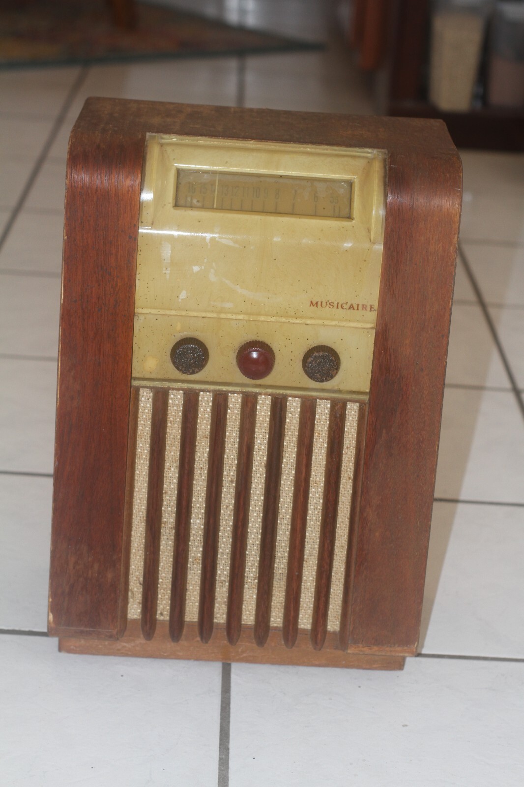 Vintage 1948 Musicaire Table Radio Tombstone or Mini Floor Model For Repair