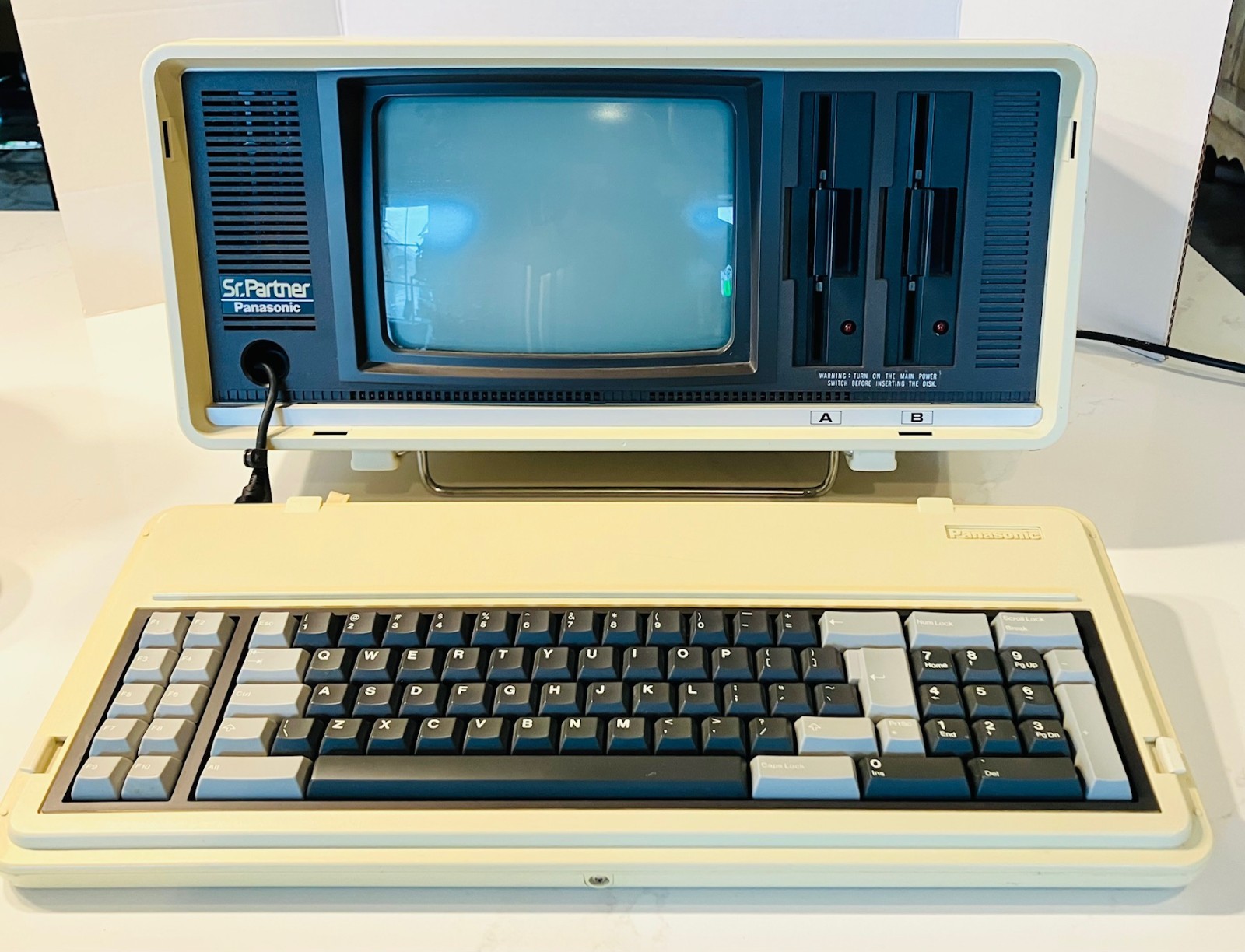 Vintage 1982 Panasonic Sr. Partner RL-H7000W Portable IBM-PC Compatible System