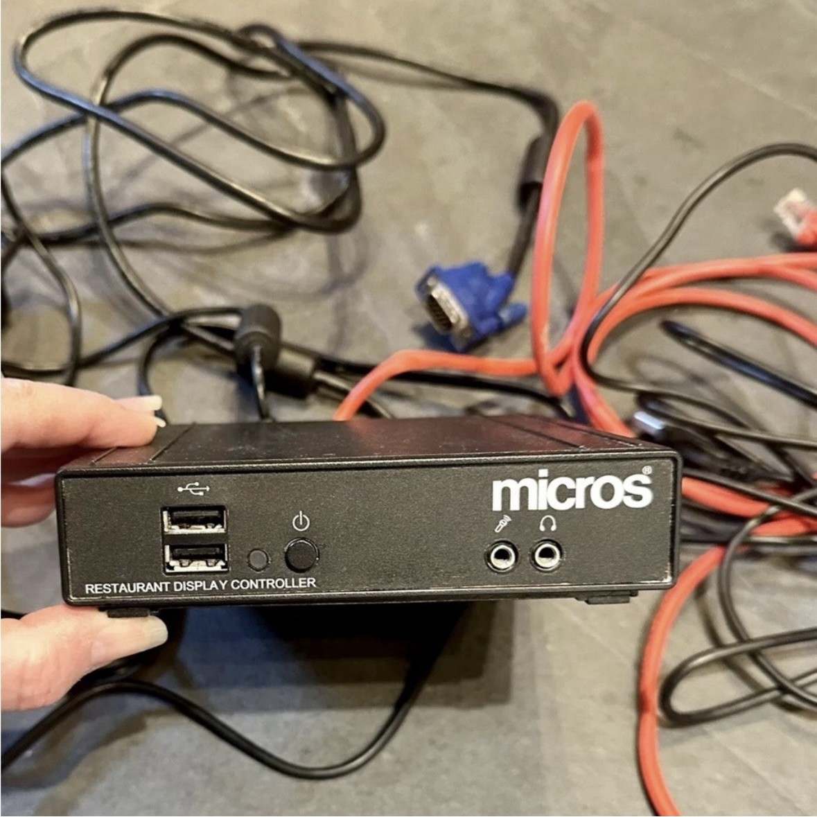 MICROS RESTAURANT DISPLAY CONTROLLER MODEL DT166 INPUT DC12V 2A + POWER CORDS
