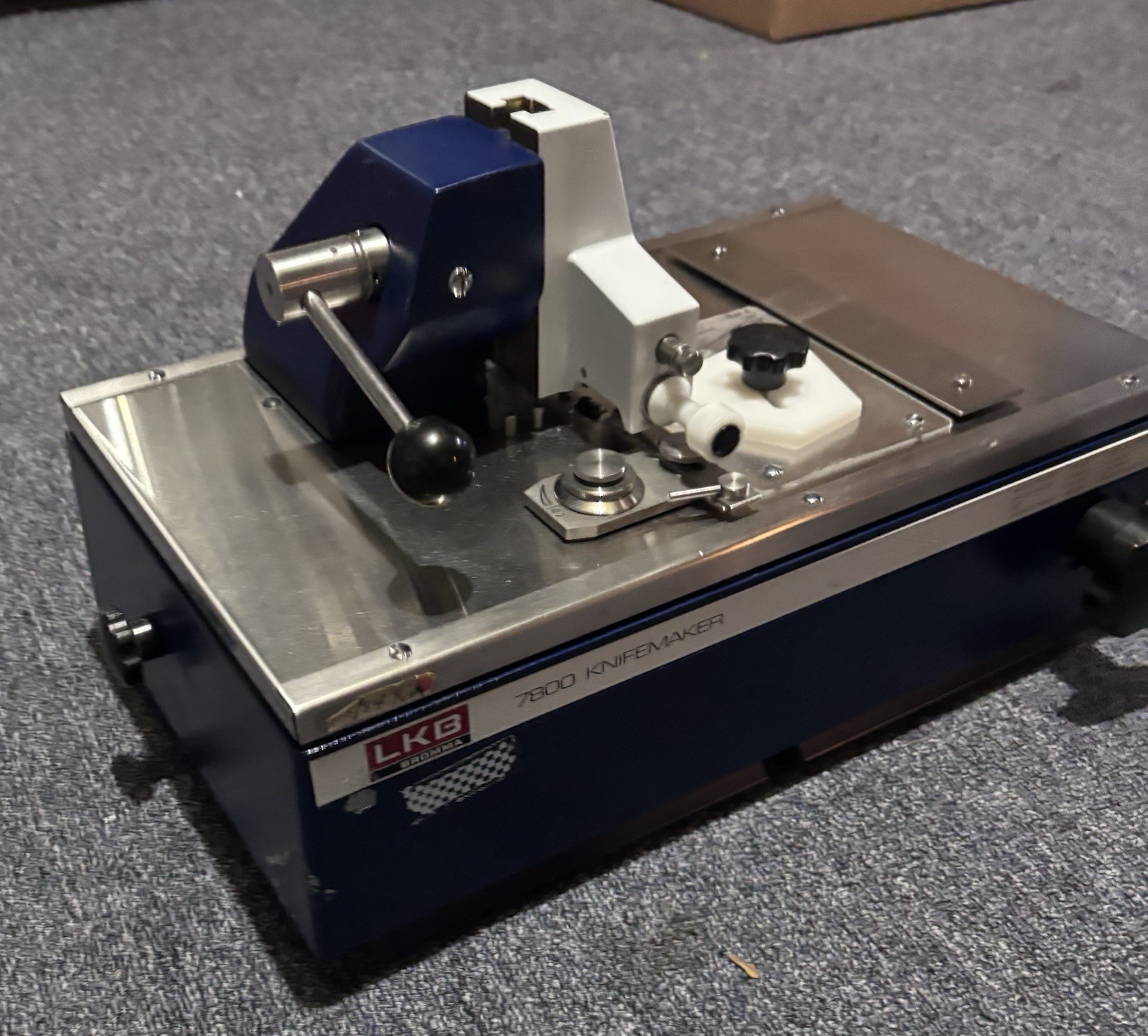 LKB Bromma Knifemaker Model 7800