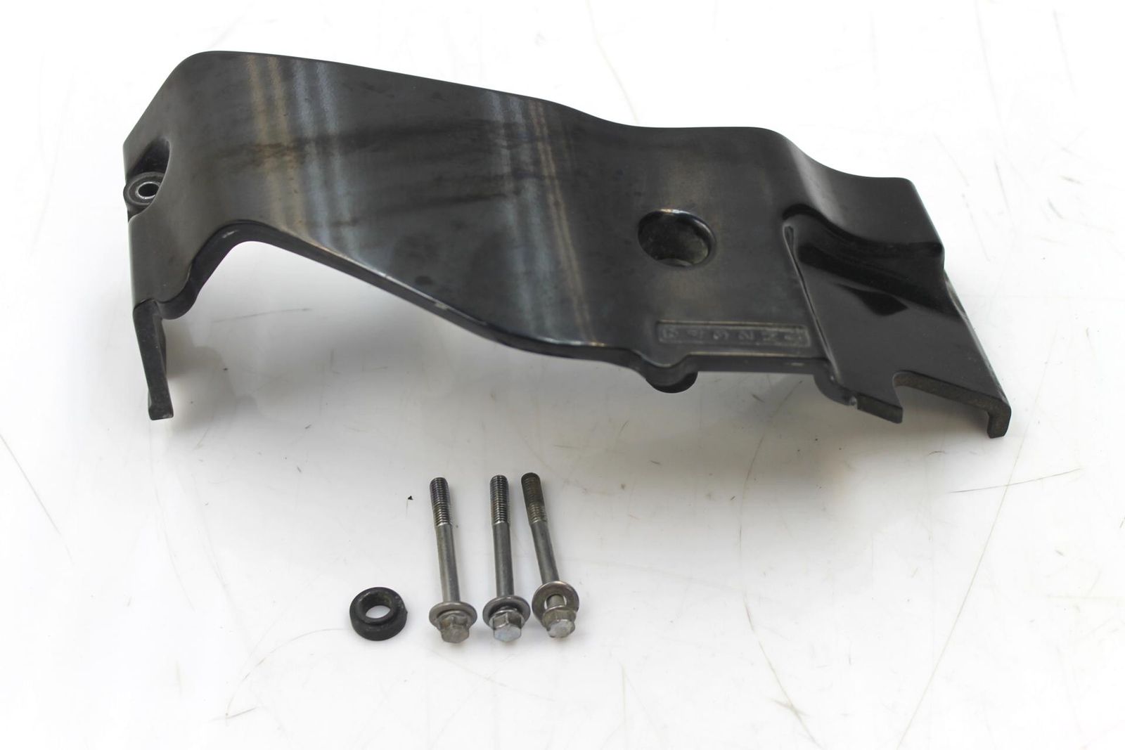 2006 SUZUKI BOULEVARD OEM LEFT ENGINE TRANSMISSION SPROCKET COVER