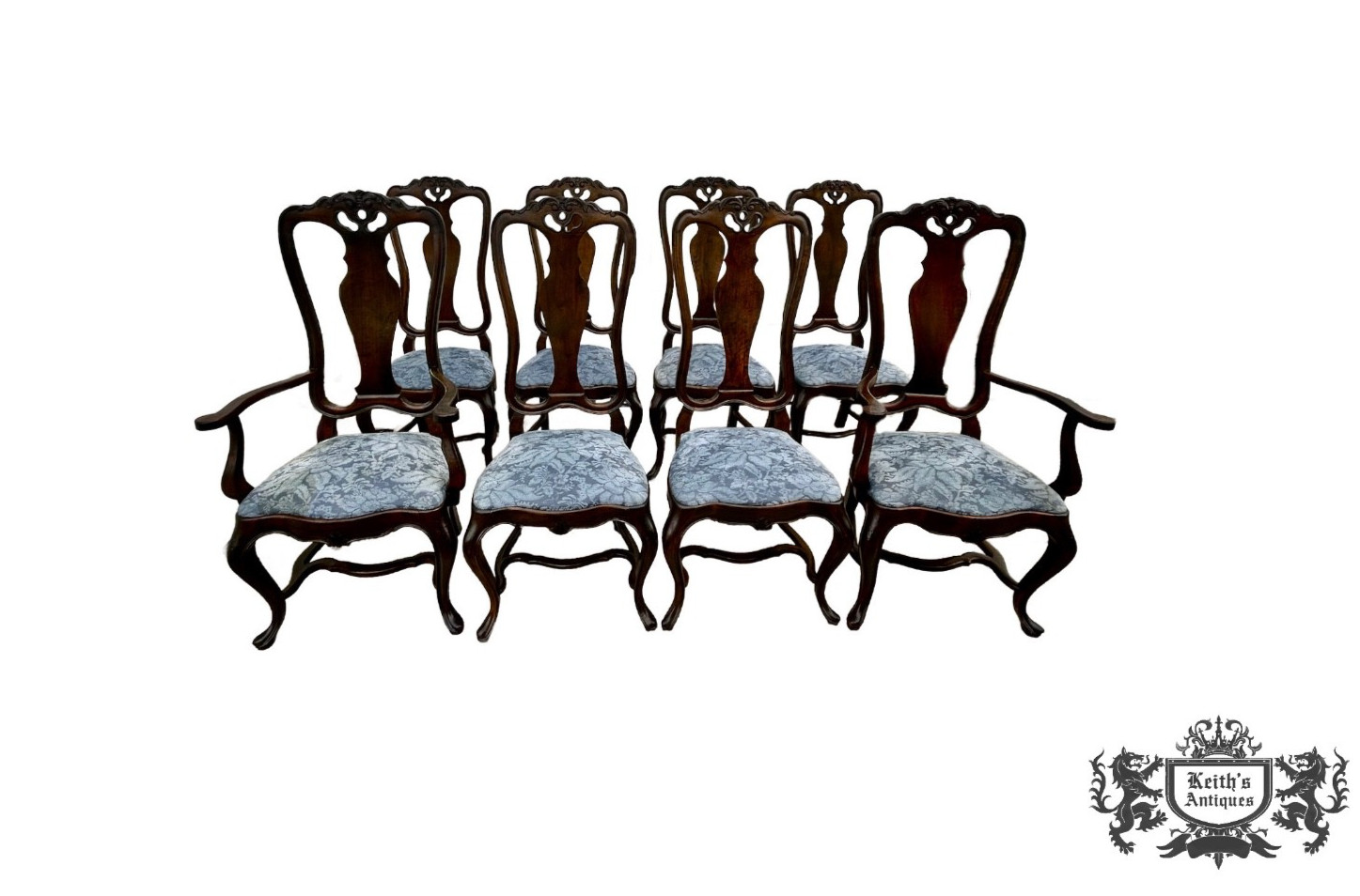 VTG. Set of Eight Carved Italian Provincail Dining Chairs in a Walnut Finish