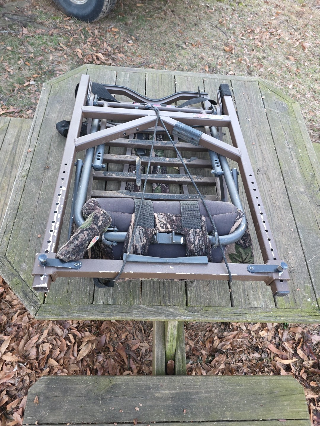LOGGY BAYOU PADDED TREBARK SEAT MODEL CLIMBING TREE STAND DEER BOWHUNT TREESTAND