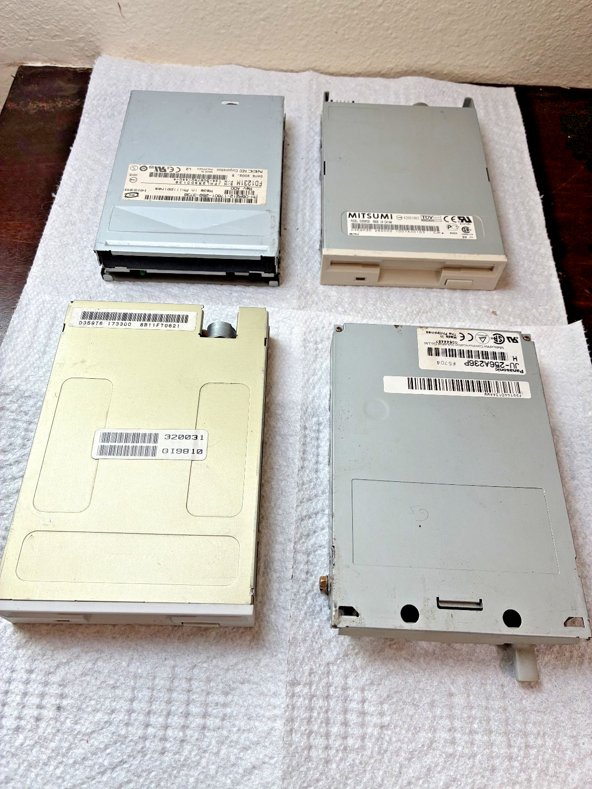 Lot of 4 3 1/2" Floppy Drives, Mix o Mix of Brands, Used, Panasonic, Mitsumi, ++