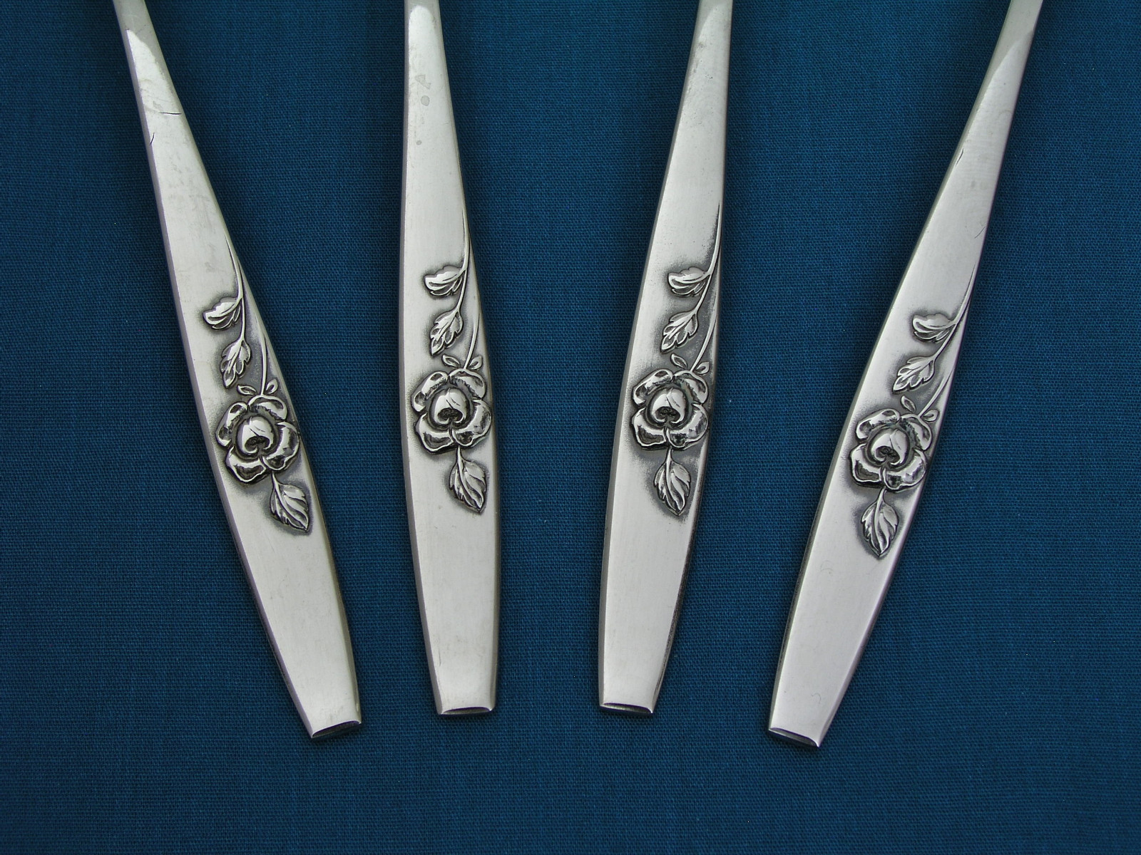 ONEIDA OUR ROSE SSS 6" STAINLESS TEASPOONS (4) - EXCELLENT CONDITION
