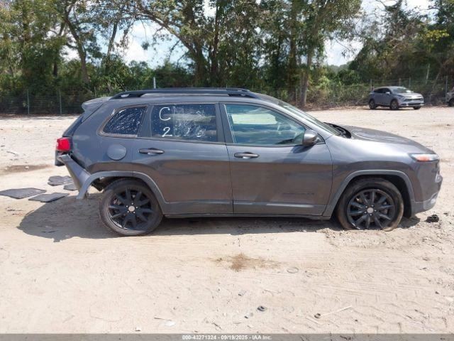 CHEROKEE 2014 Glove Box 4904867