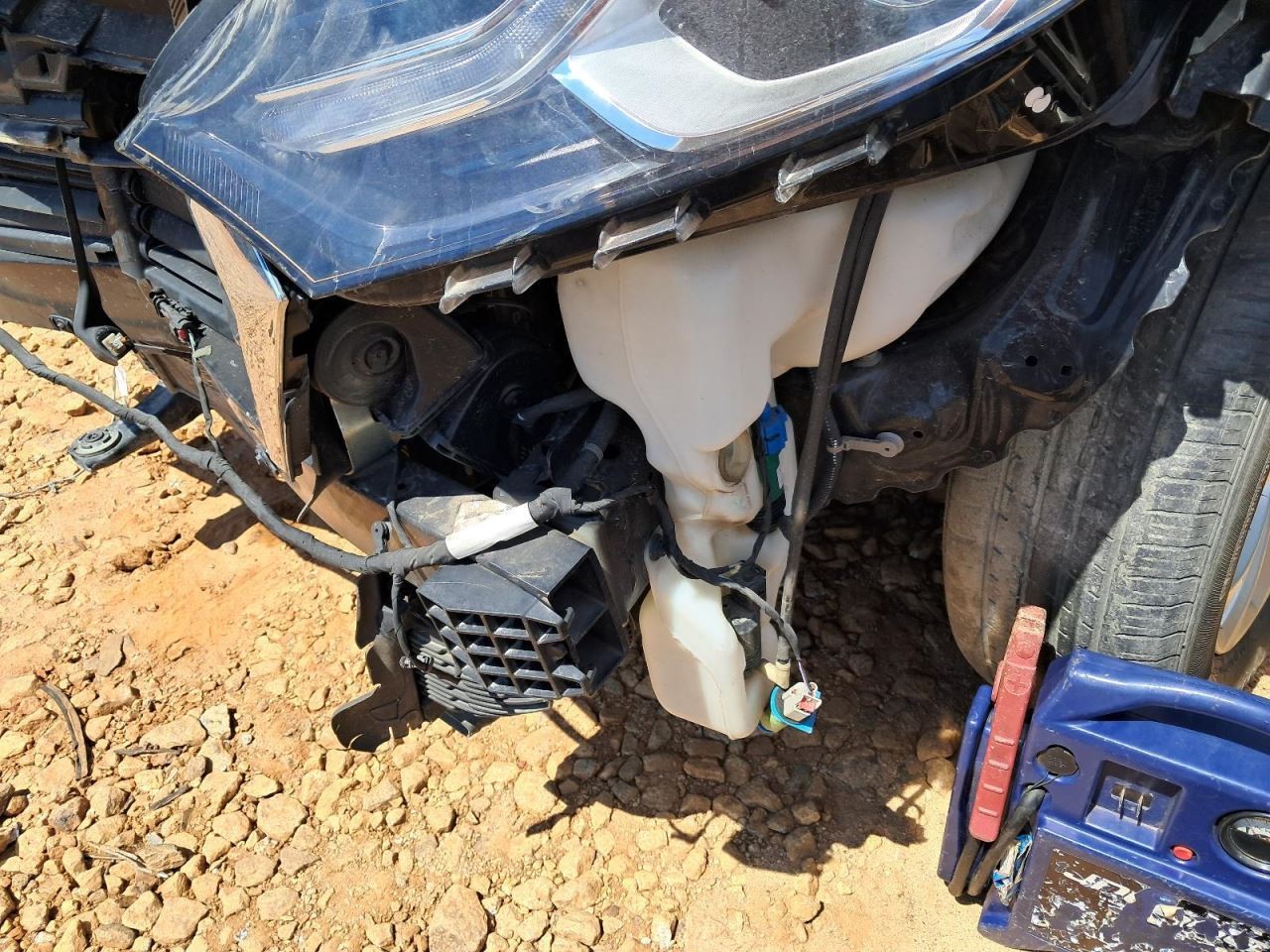 EQUINOX 2019 Glove Box 4768543